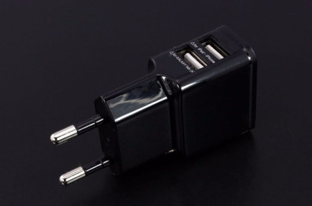 Зарядни Зарядни 220 v Зарядно за телефони и таблети 220v с 2 USB порта Travel Charger 2A черно универсално